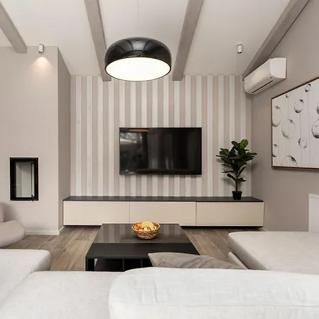 Ursaria - Deluxe Istrian Escape *